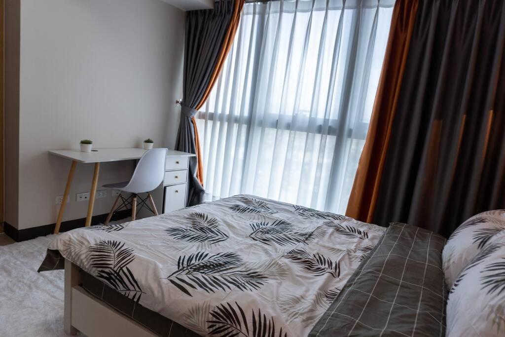 A2J Luxury 2Br Bgc Uptown Suite Near Uptown Mall Manille Extérieur photo