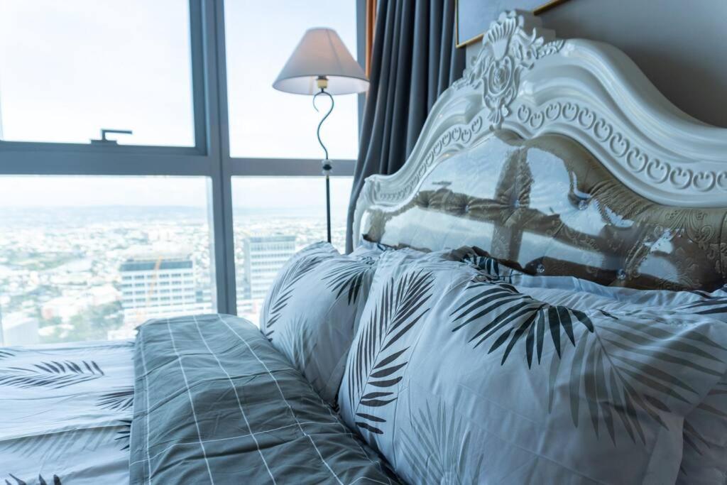A2J Luxury 2Br Bgc Uptown Suite Near Uptown Mall Manille Extérieur photo