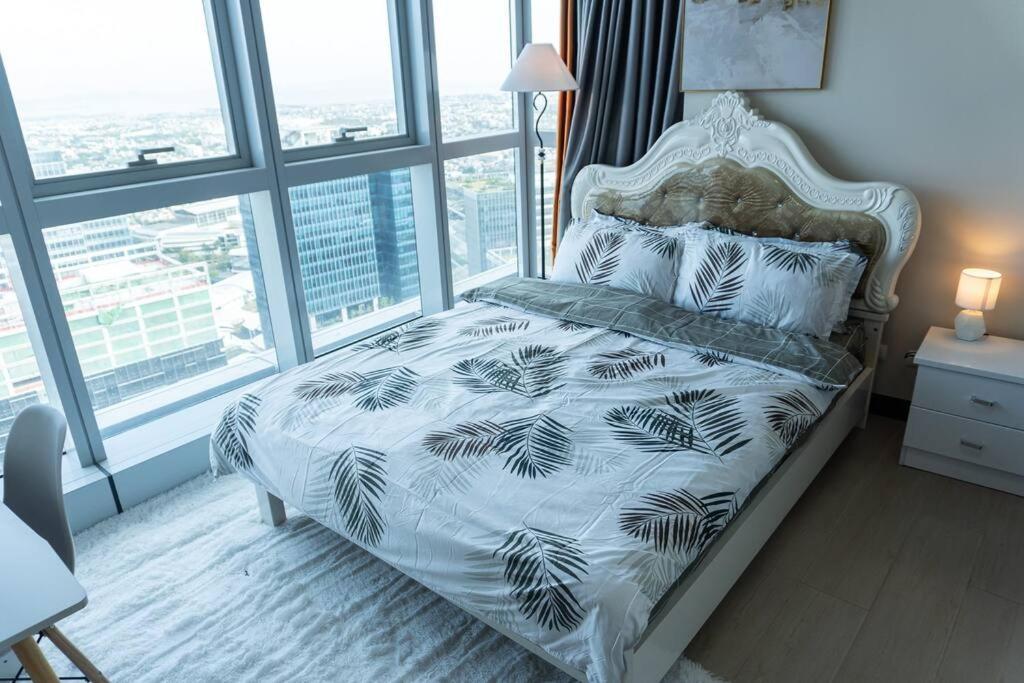 A2J Luxury 2Br Bgc Uptown Suite Near Uptown Mall Manille Extérieur photo