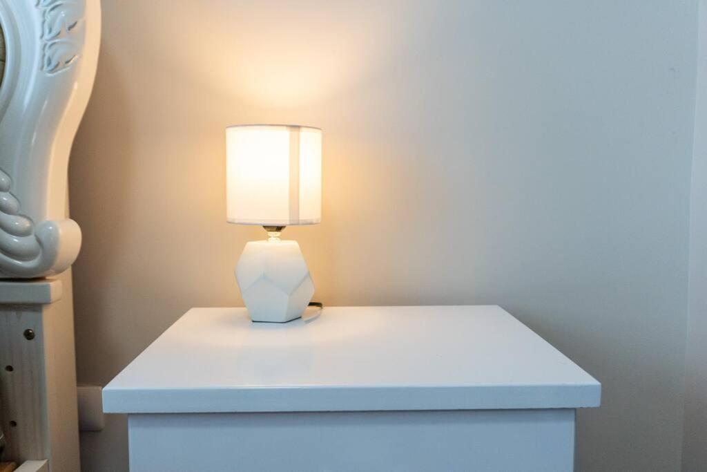 A2J Luxury 2Br Bgc Uptown Suite Near Uptown Mall Manille Extérieur photo