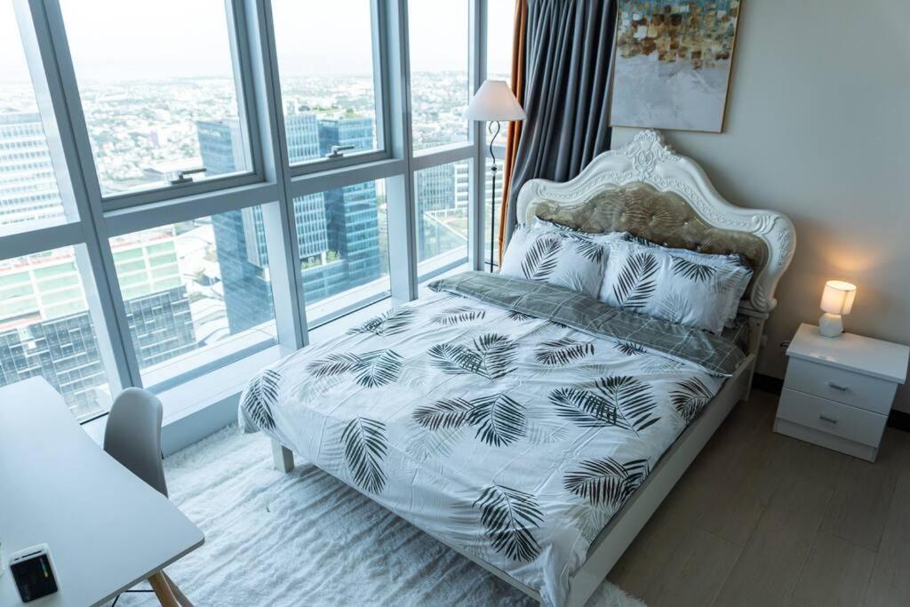 A2J Luxury 2Br Bgc Uptown Suite Near Uptown Mall Manille Extérieur photo