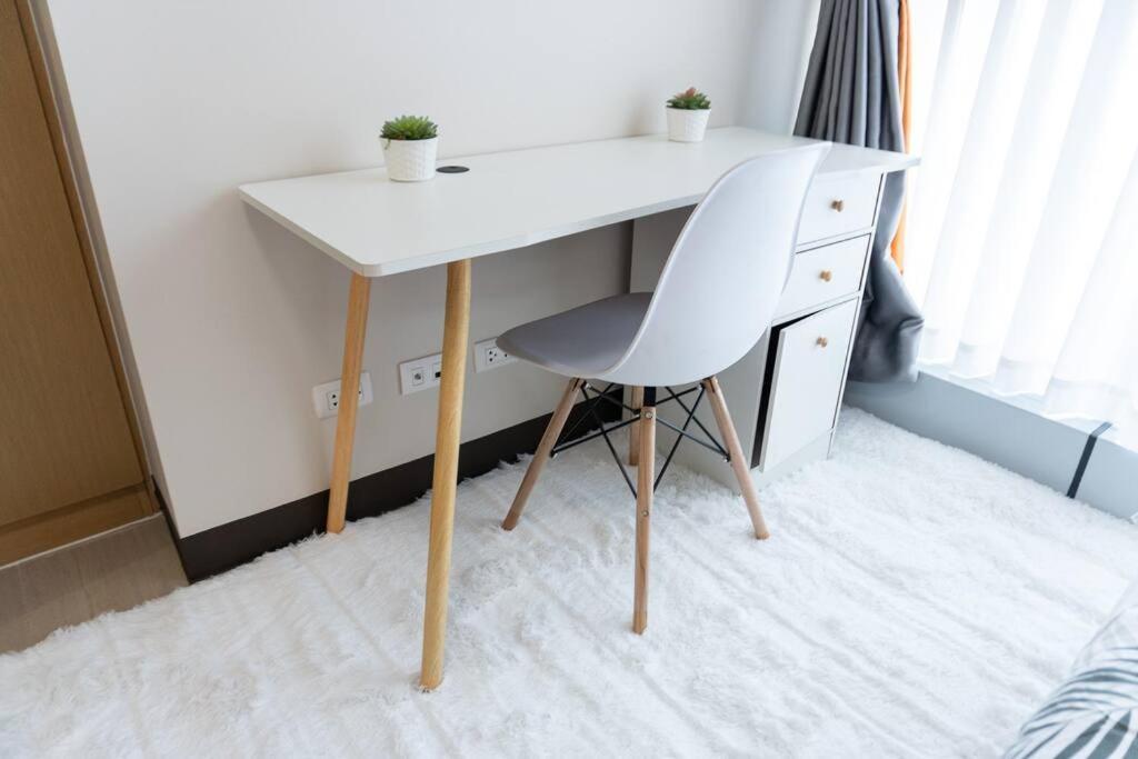 A2J Luxury 2Br Bgc Uptown Suite Near Uptown Mall Manille Extérieur photo