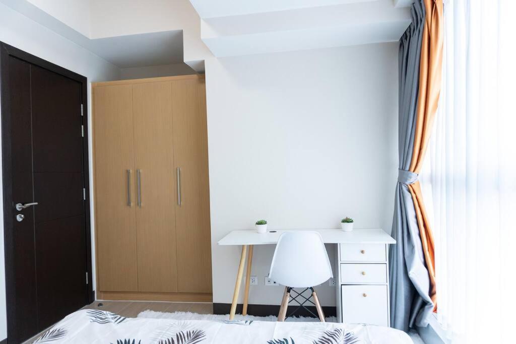 A2J Luxury 2Br Bgc Uptown Suite Near Uptown Mall Manille Extérieur photo