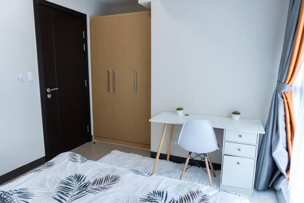 A2J Luxury 2Br Bgc Uptown Suite Near Uptown Mall Manille Extérieur photo
