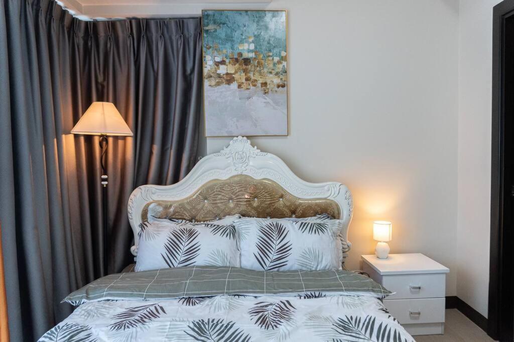 A2J Luxury 2Br Bgc Uptown Suite Near Uptown Mall Manille Extérieur photo